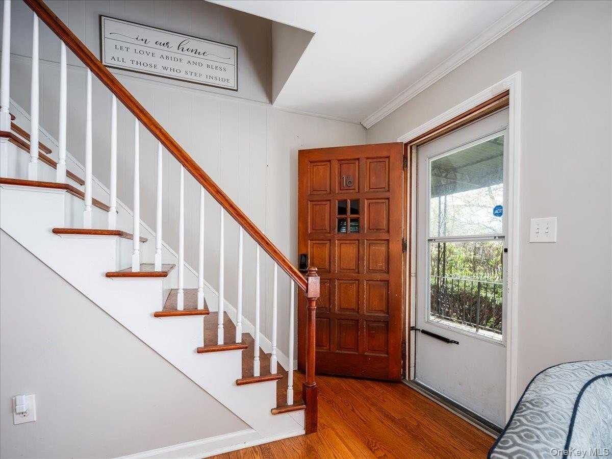 16 W Maltbie Ave - Photo 3 of 30