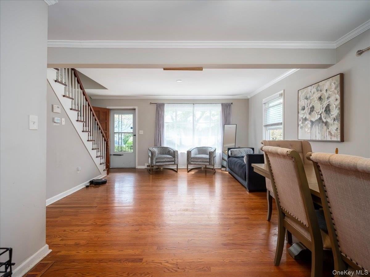 16 W Maltbie Ave - Photo 4 of 30