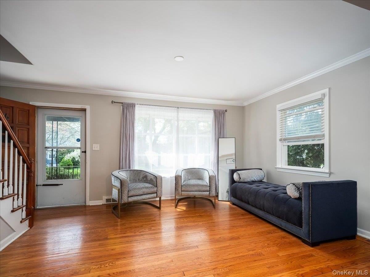 16 W Maltbie Ave - Photo 7 of 30