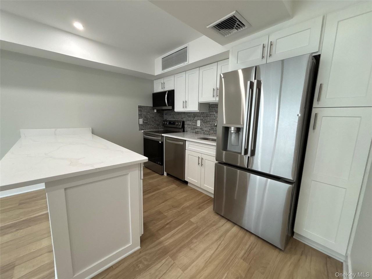 21 Prime Ave #1 - Photo 5 of 18