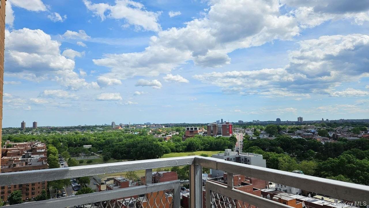 4255 Colden St #16P - Photo 3 of 16