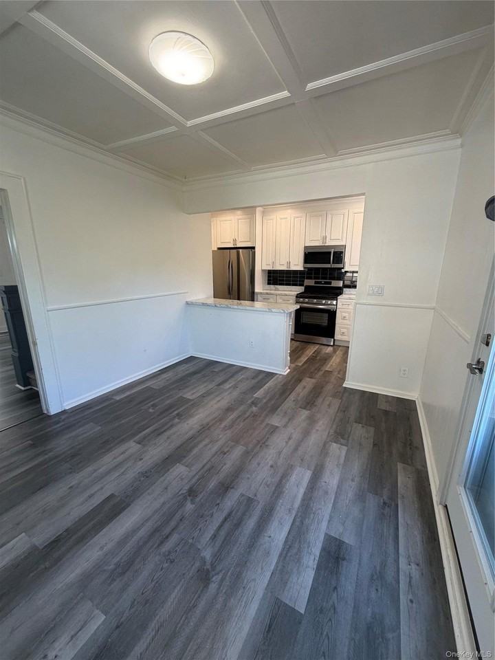 9 Franklin St - Photo 4 of 13