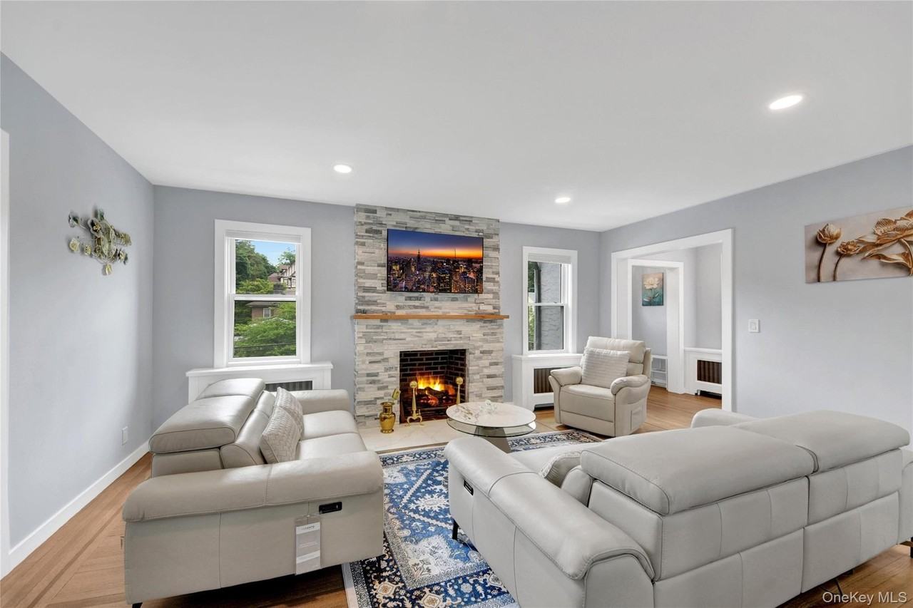 210 Rumsey Rd - Photo 3 of 31