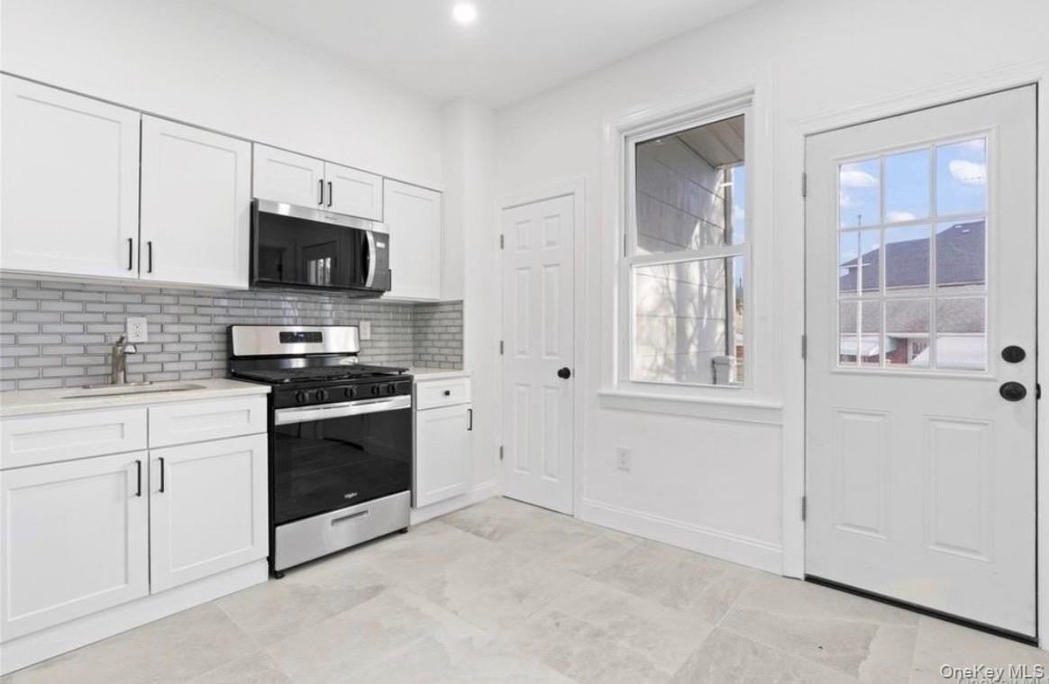 254 Charles Ave #1 - Photo 3 of 7