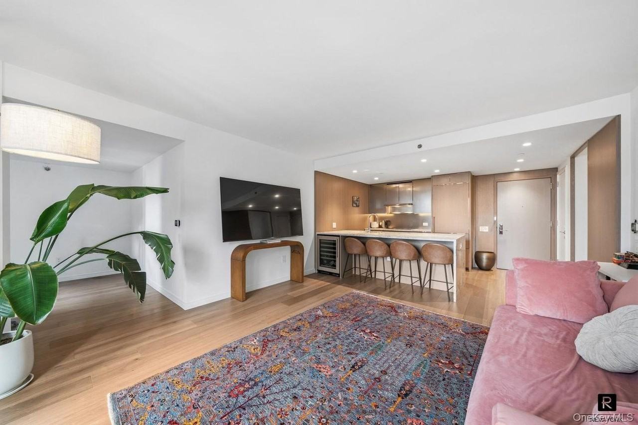 111 W 56th St #37L - Photo 3 of 10