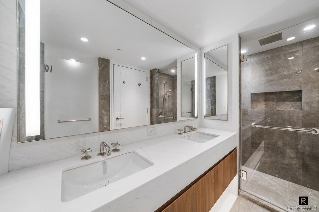 111 W 56th St #37L - Photo 7 of 10
