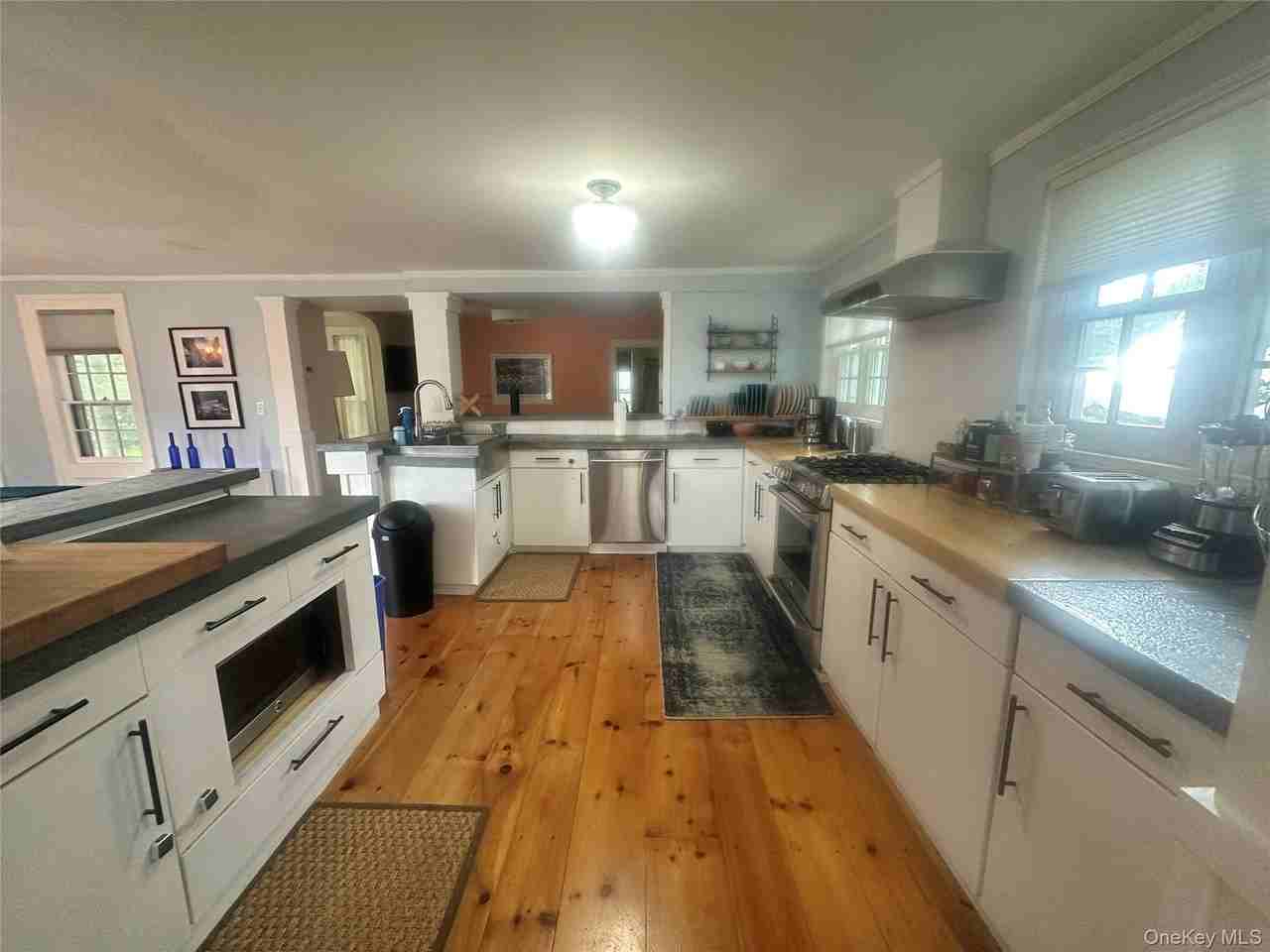744 Main St #1 - Photo 5 of 31