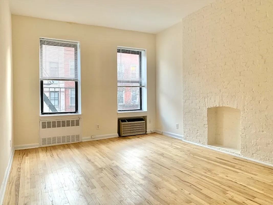 323 E 83rd St #4A - Photo 2 of 5