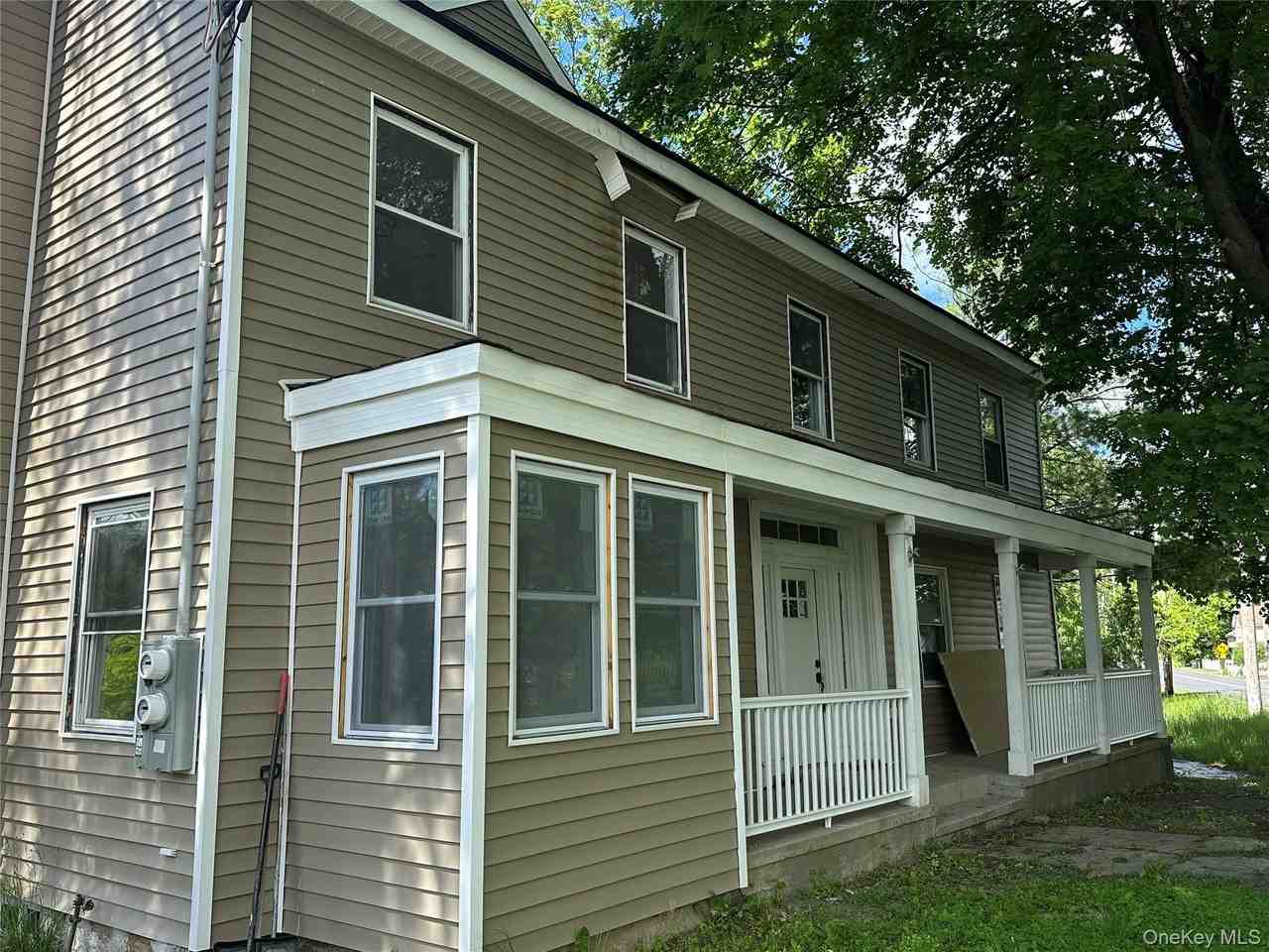 1445 Burlingham Rd