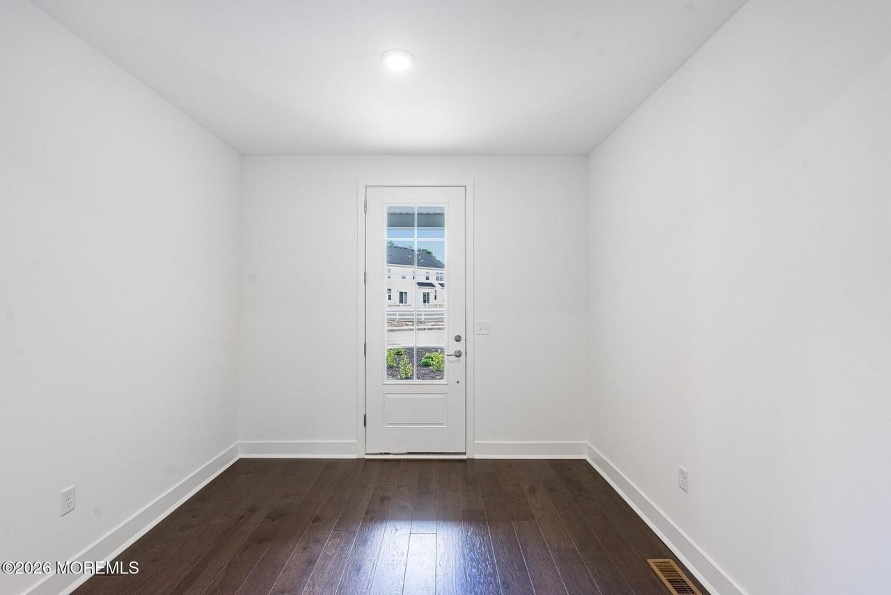 160 Woolley Ct - Photo 5 of 14