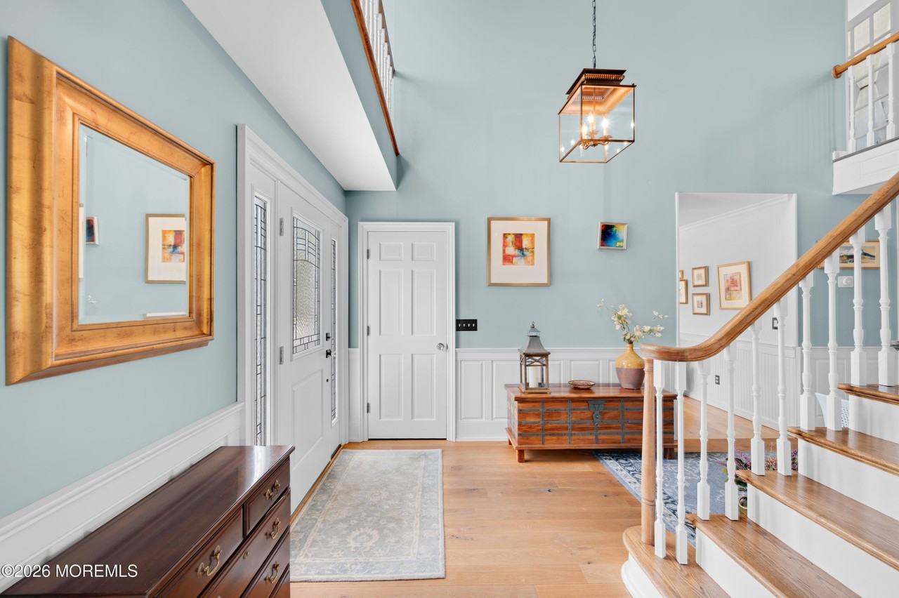 200 Beacon Blvd - Photo 4 of 33