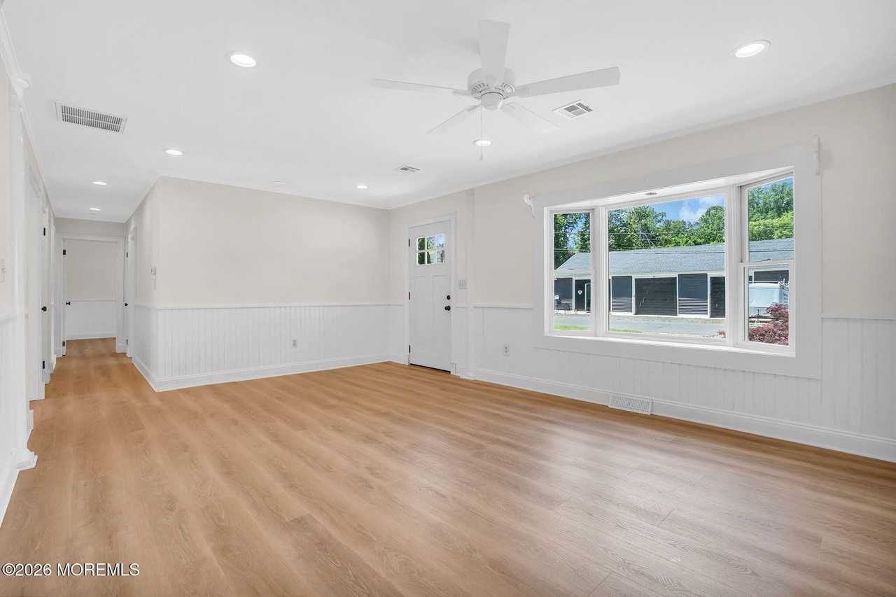 12 Market St - Photo 7 of 21