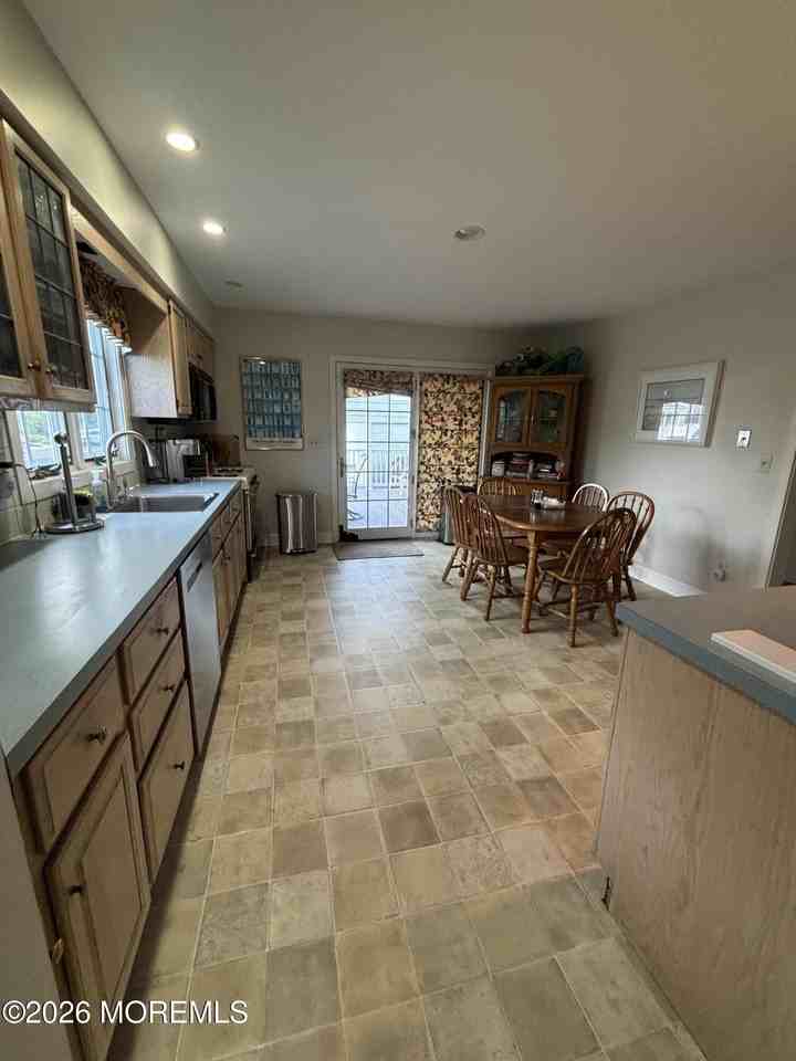 300 New York Ave #AVE - Photo 7 of 18