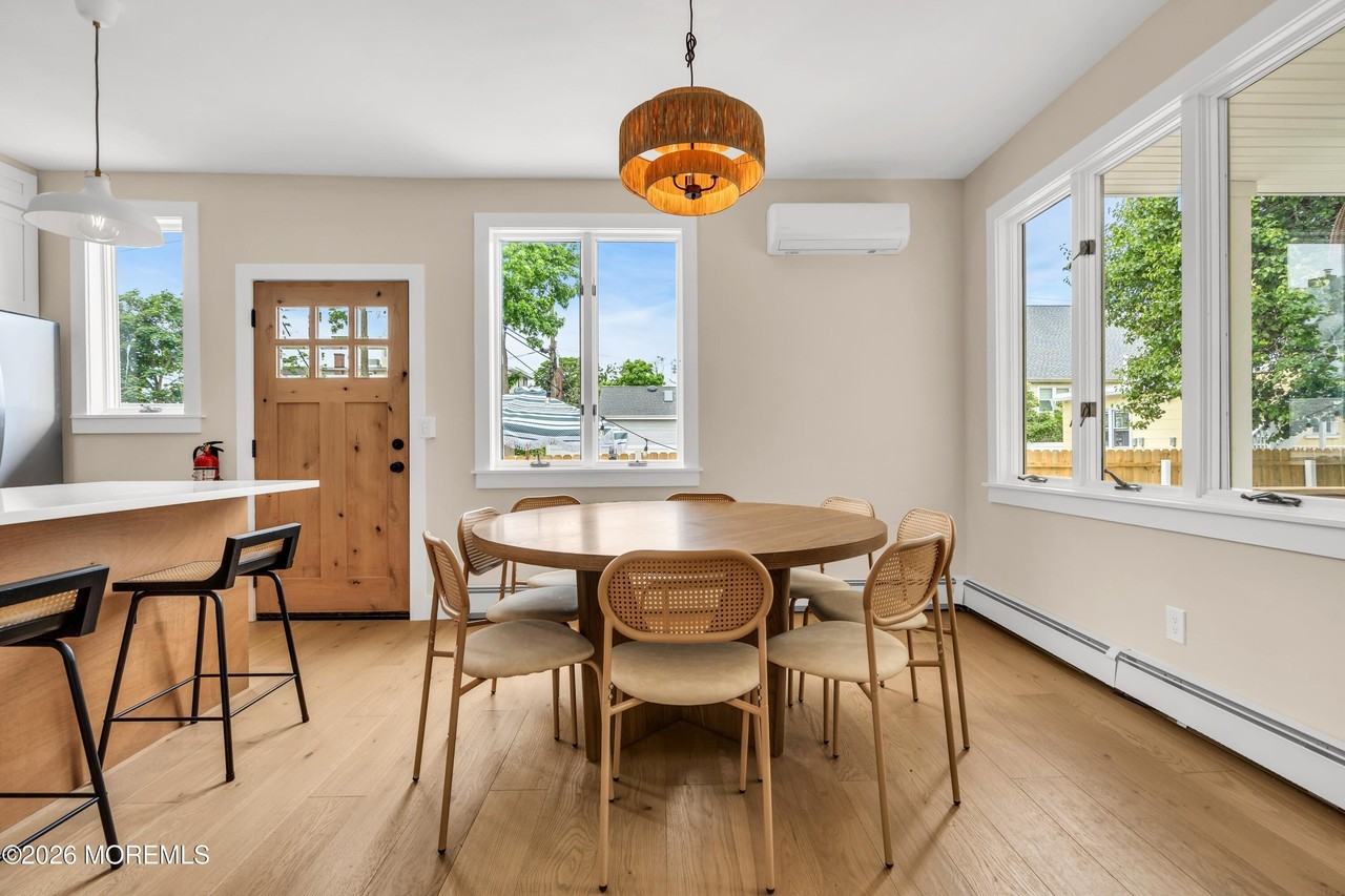 306 7th Ave - Photo 5 of 45