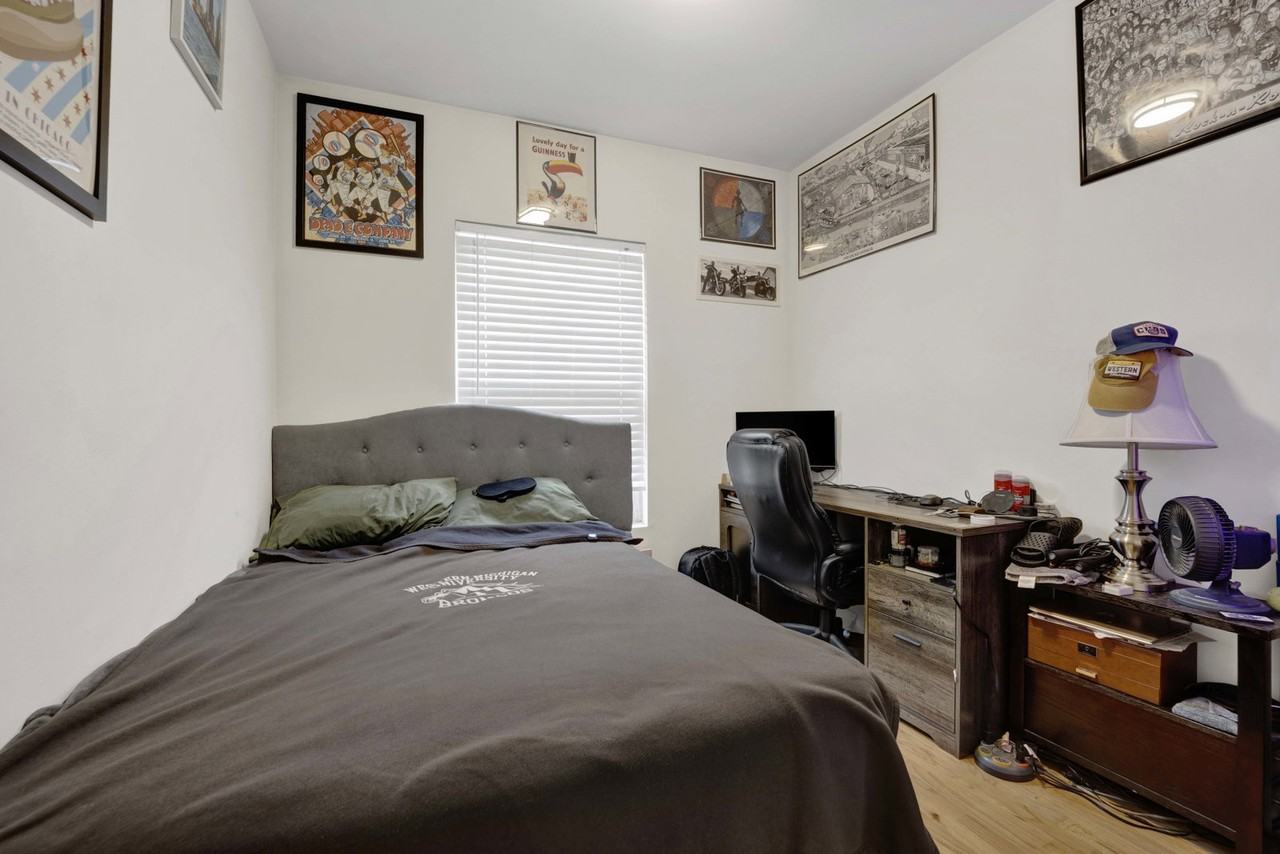1152 W Cornelia Ave #1 - Photo 7 of 8