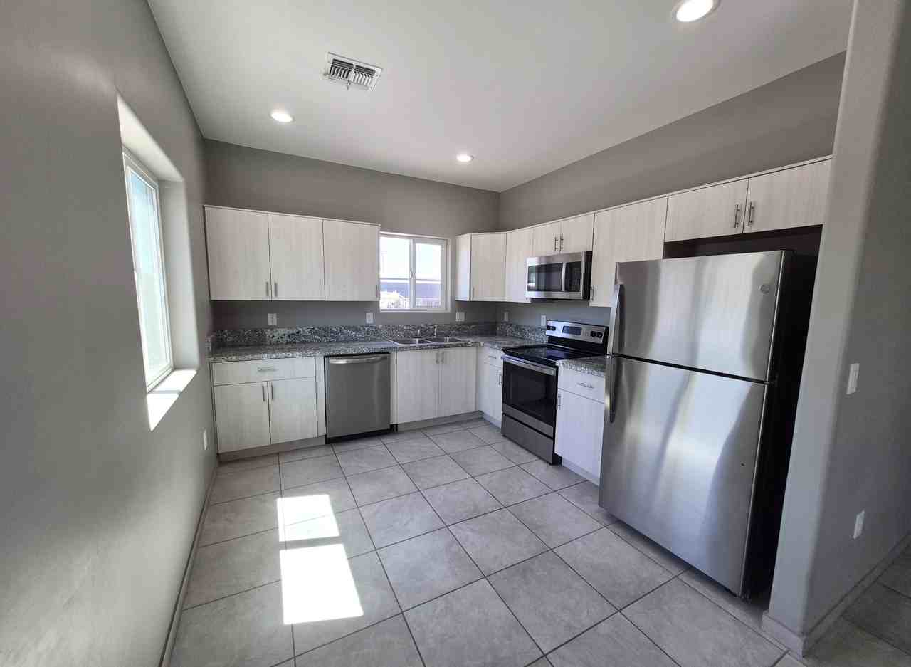 4957 North Sunrise AvenueUnit 2 #2 - Photo 4 of 12