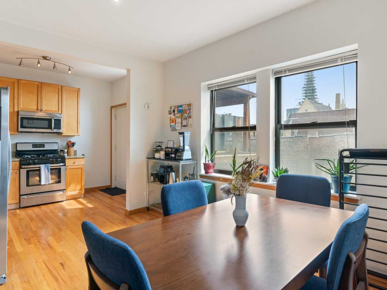 39 N Paulina St #3 - Photo 5 of 14