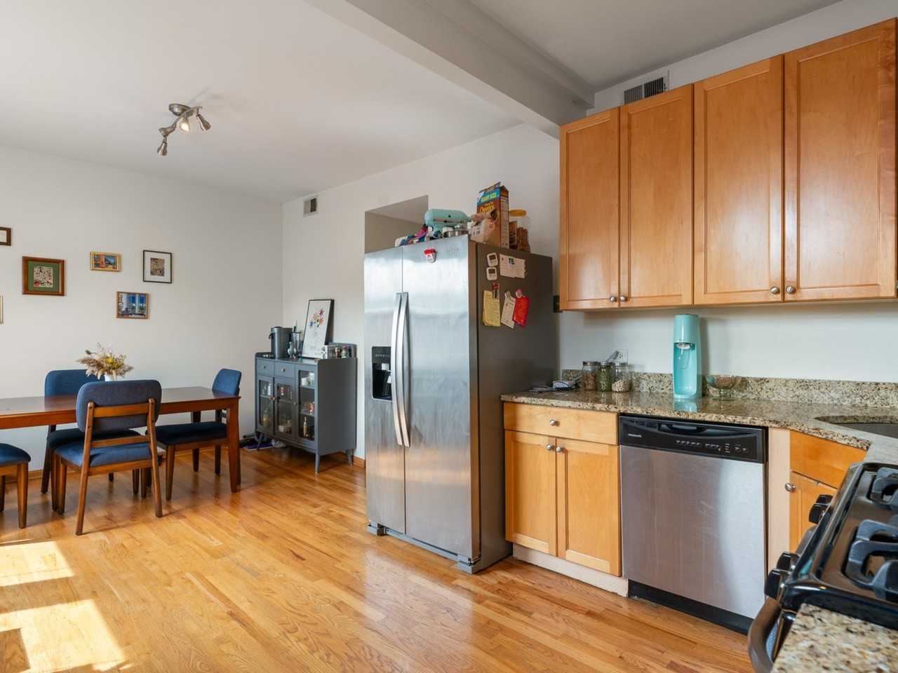 39 N Paulina St #3 - Photo 7 of 14