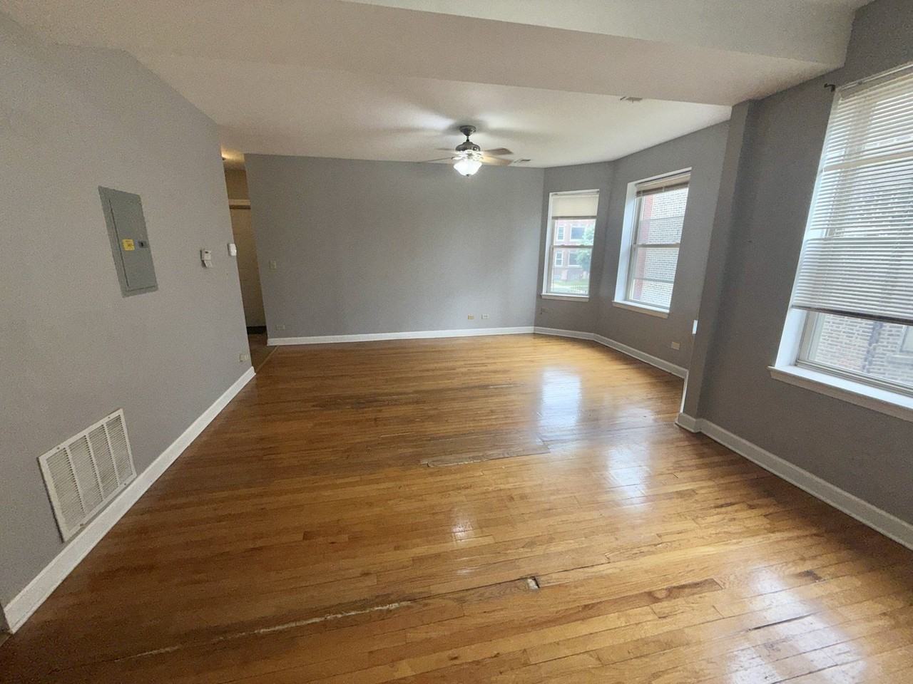 7722 S Cornell Ave #1W - Photo 2 of 9