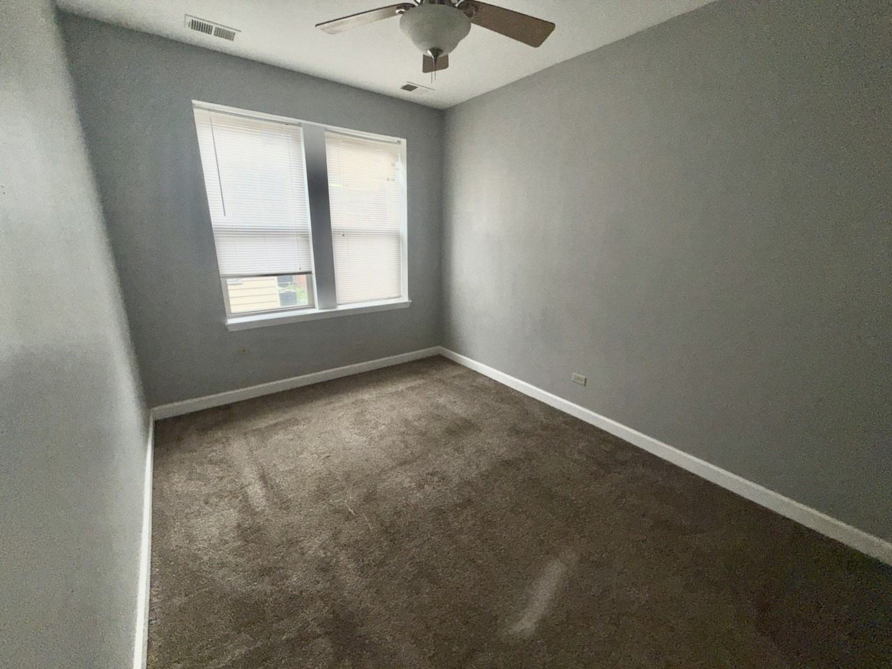7722 S Cornell Ave #1W - Photo 6 of 9