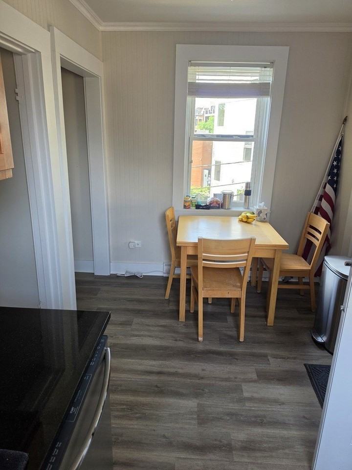 4321 N Leavitt St #2 - Photo 3 of 14