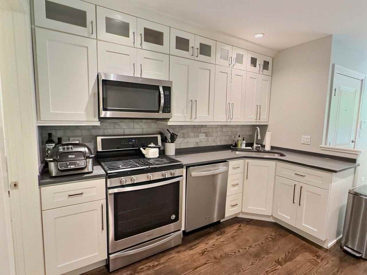 2538 N Southport Ave #2F - Photo 6 of 19