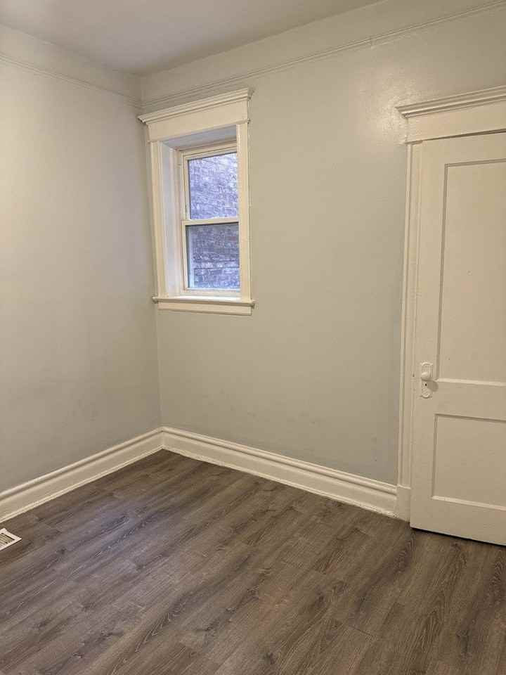 6344 S Eberhart Ave #1 - Photo 4 of 21