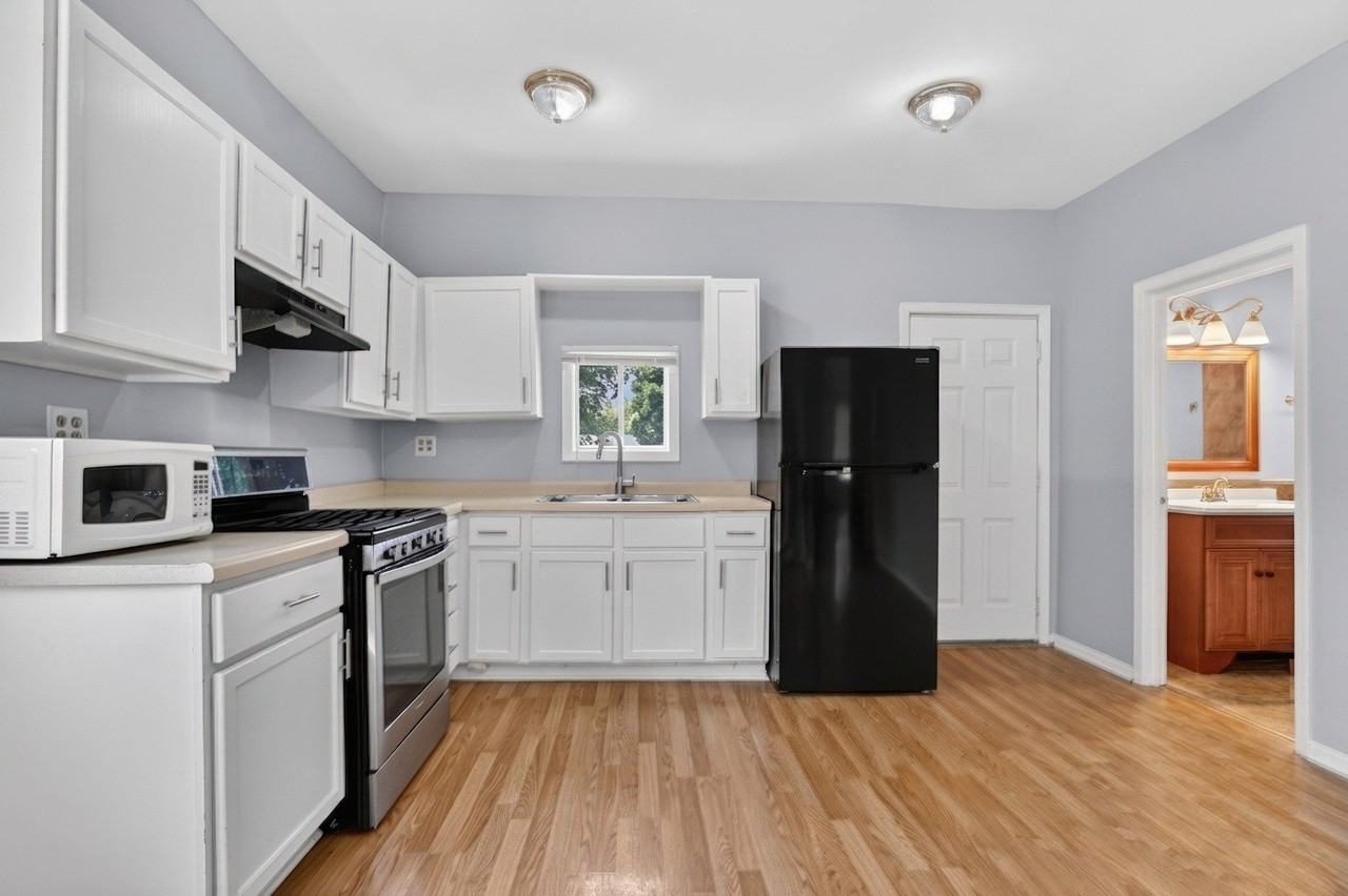 241 S Highland Dr - Photo 5 of 18