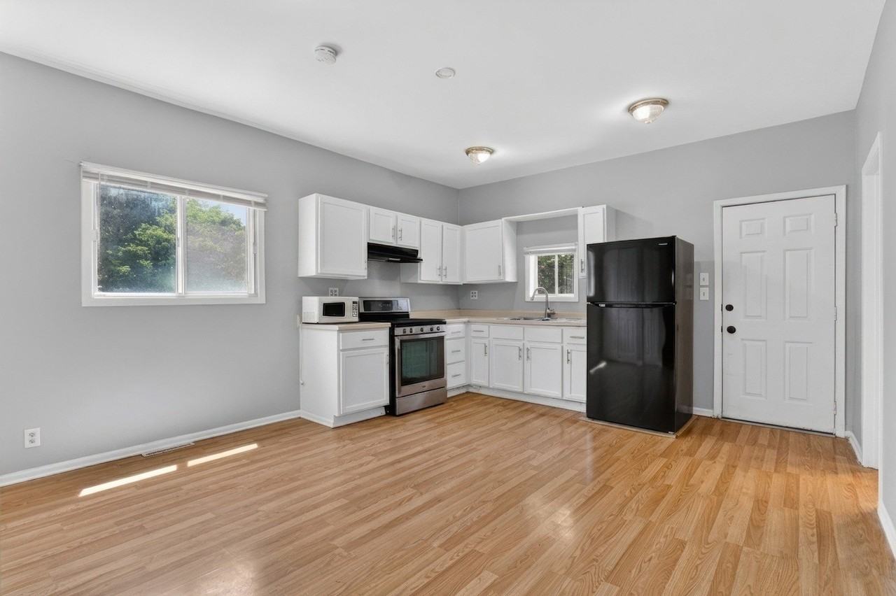 241 S Highland Dr - Photo 6 of 18