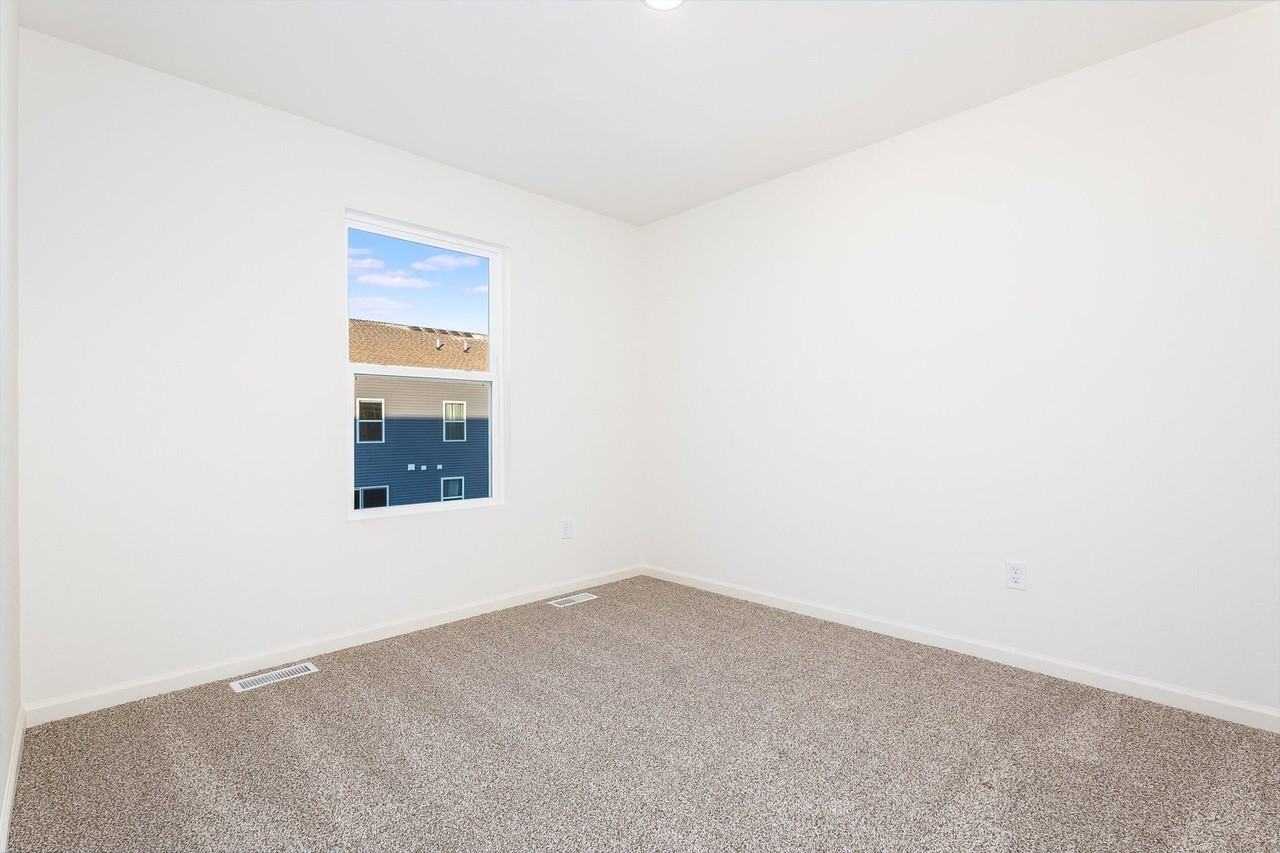1059 Briar Glen Ct - Photo 7 of 15