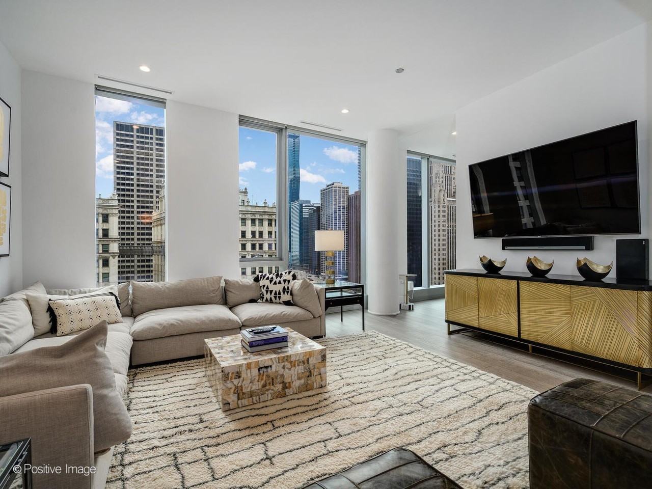 403 N Wabash Ave #15A - Photo 3 of 35
