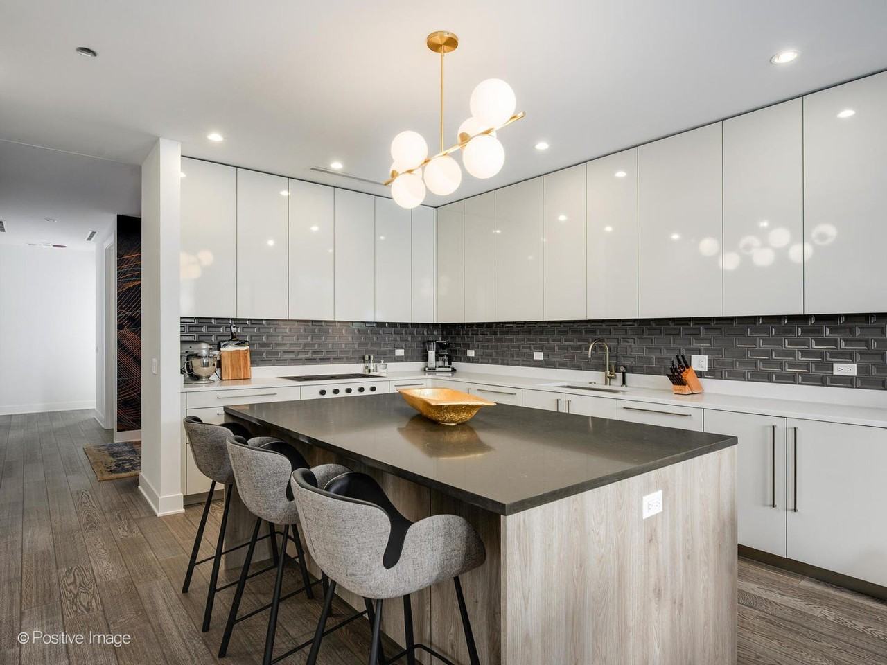 403 N Wabash Ave #15A - Photo 5 of 35