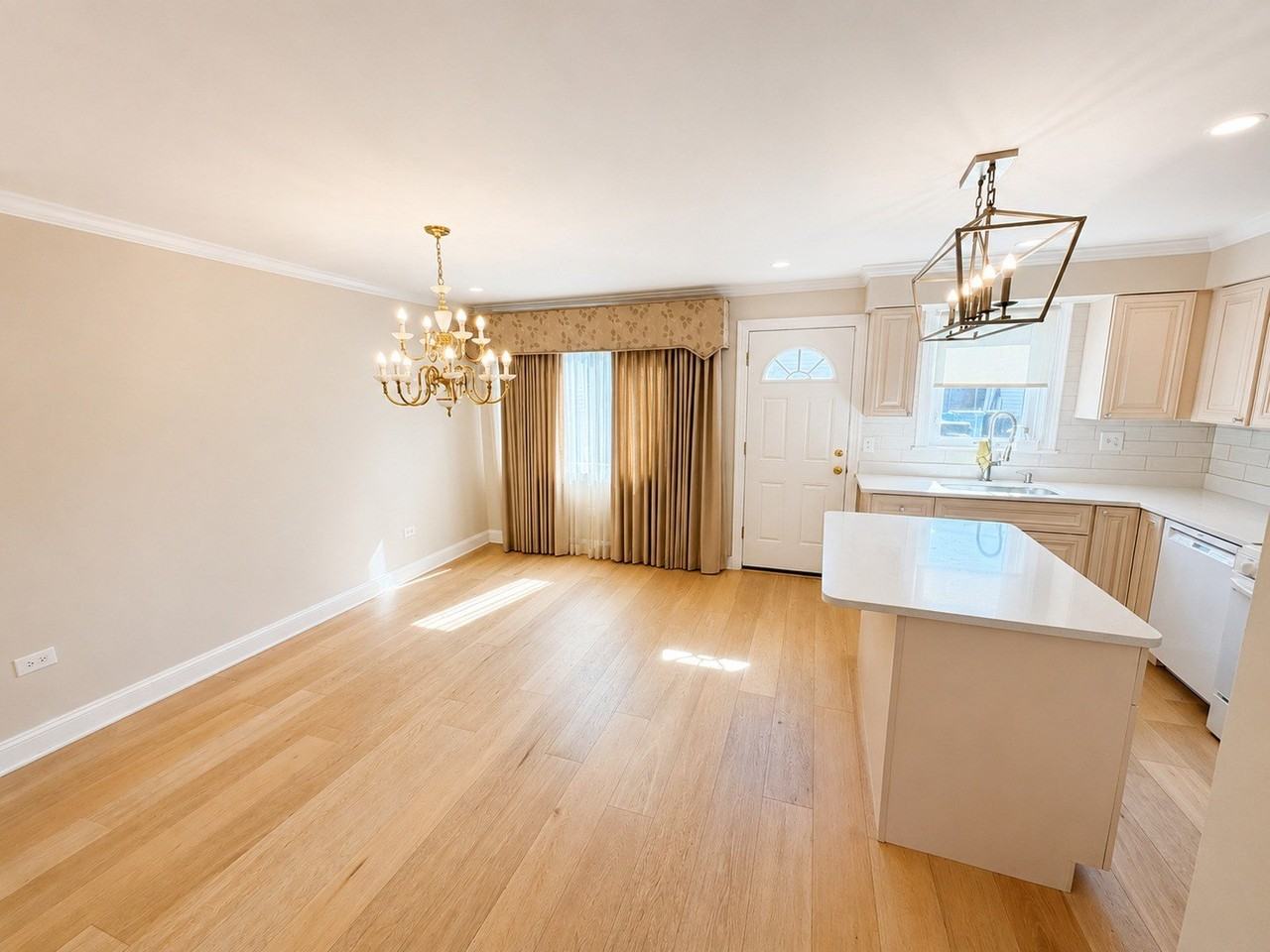 3633 N Pacific Ave - Photo 4 of 15