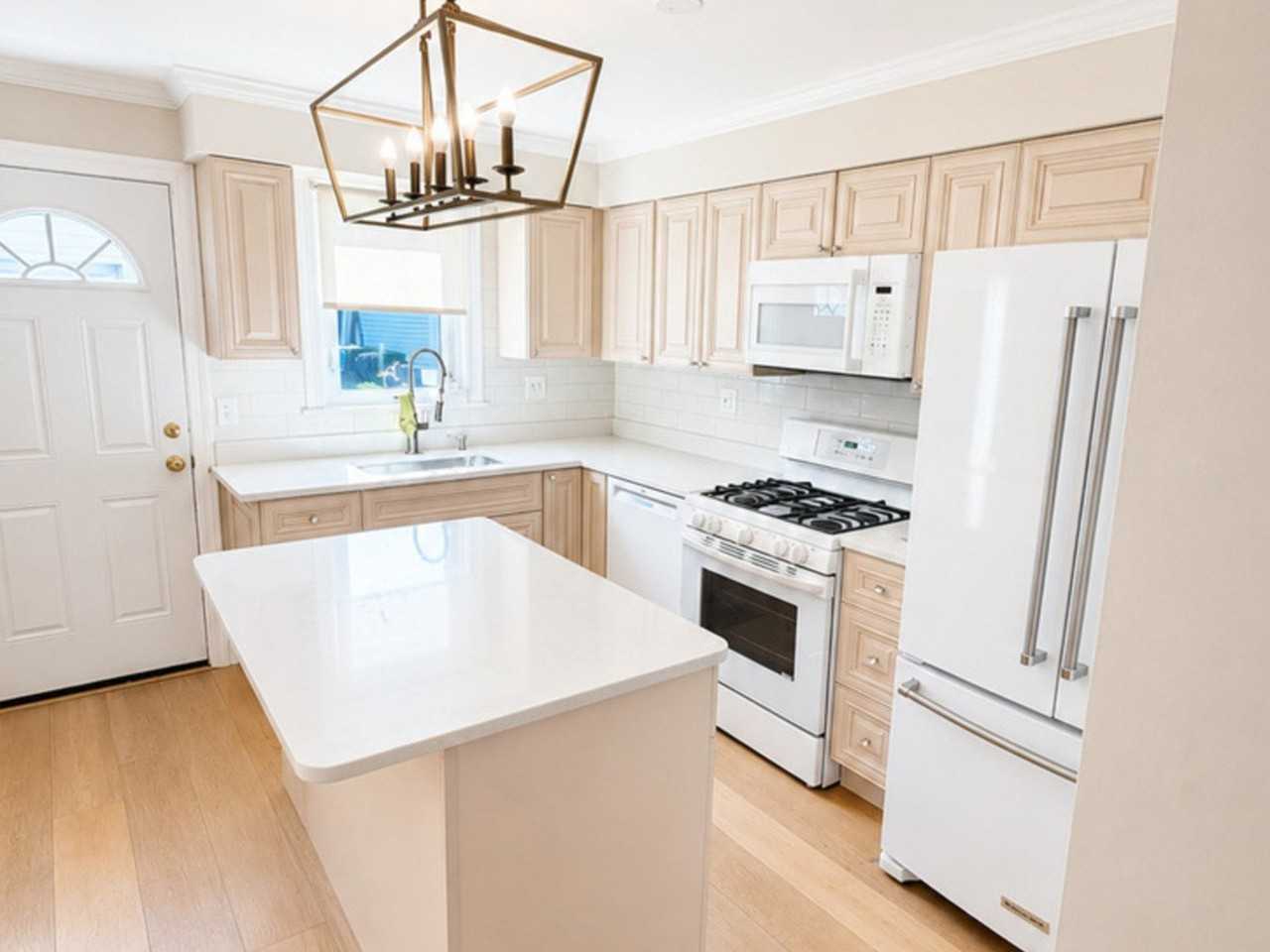 3633 N Pacific Ave - Photo 5 of 15
