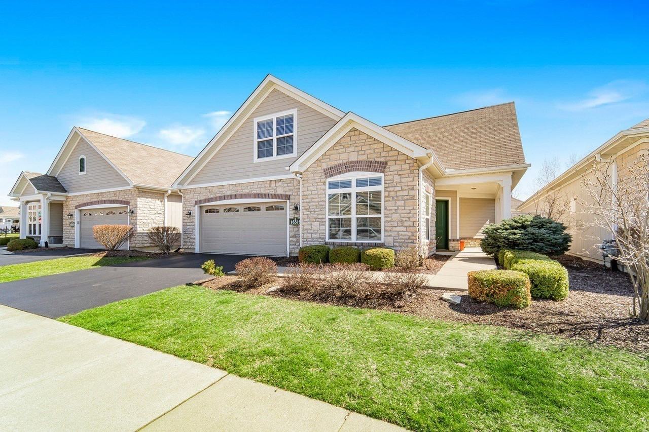 16519 S Fox Run Cir - Photo 2 of 25