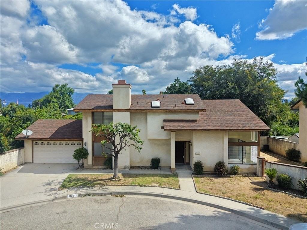11251 Frankmont Ct - Photo 2 of 30