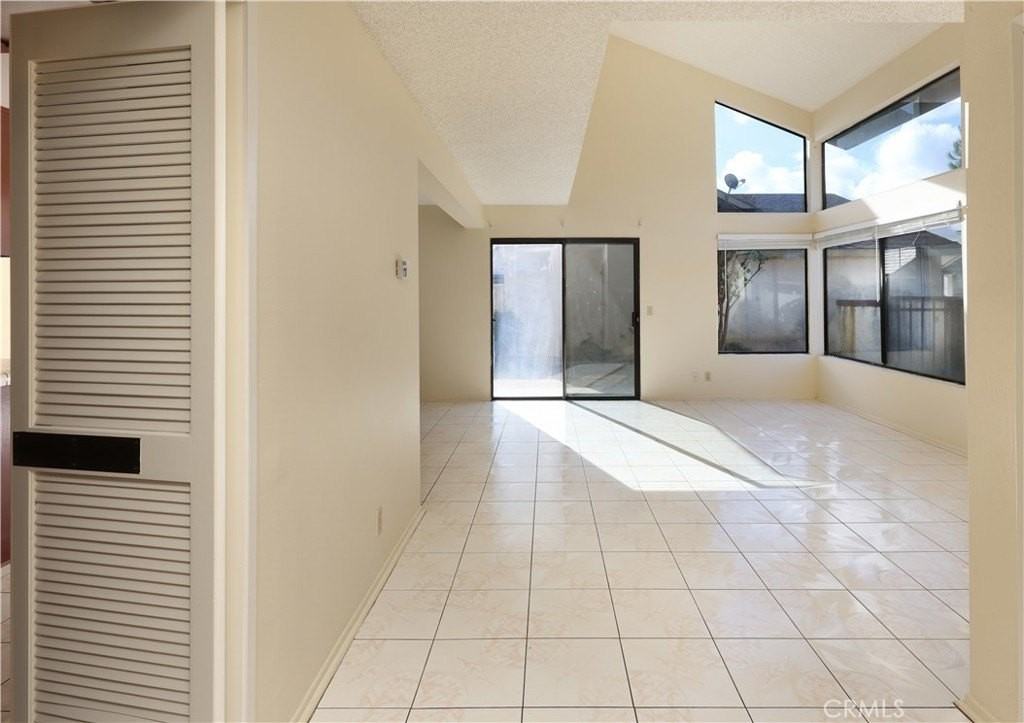 11251 Frankmont Ct - Photo 3 of 30