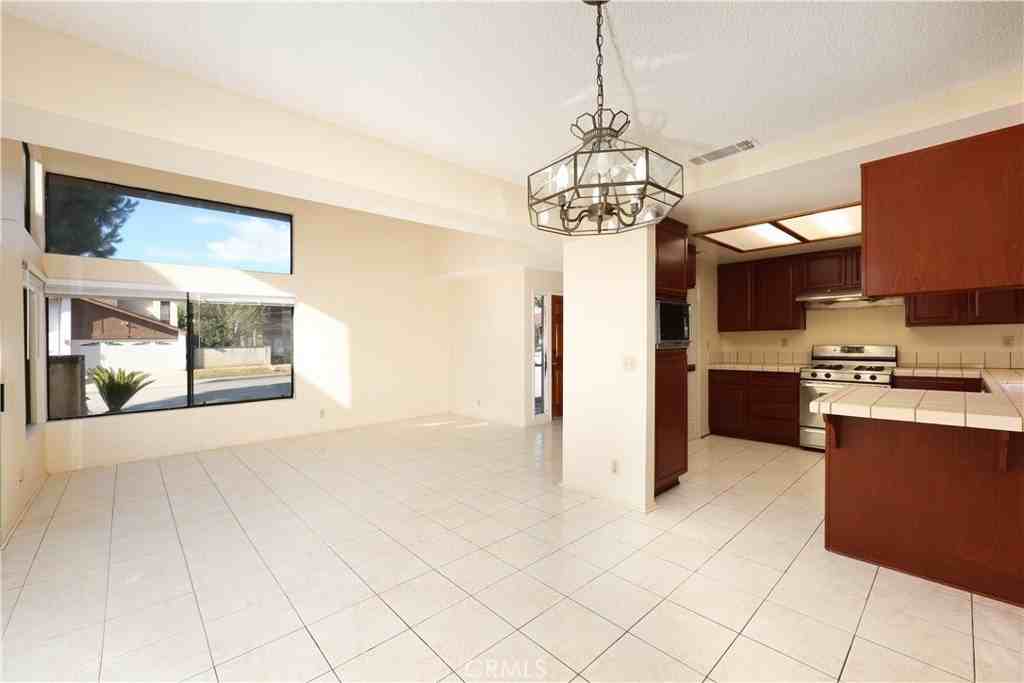 11251 Frankmont Ct - Photo 6 of 30