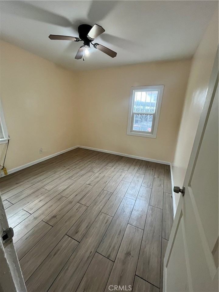 612 E 87th Pl #614-1-2 - Photo 3 of 7