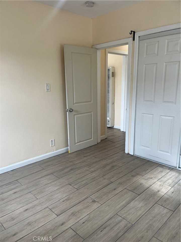 612 E 87th Pl #614-1-2 - Photo 4 of 7