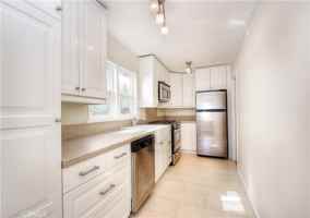 featured image of 445 Bent St