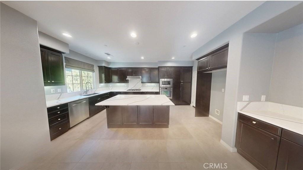 17 Gamella St - Photo 6 of 38