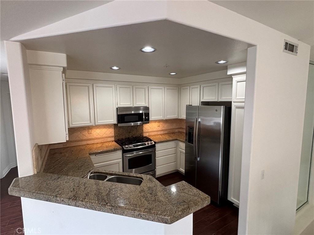 3 Cambria - Photo 4 of 10