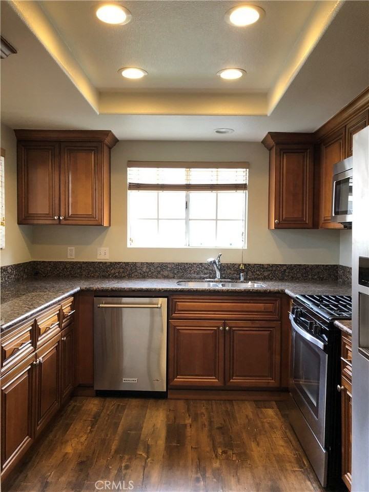 21897 Southgate #309 - Photo 4 of 7