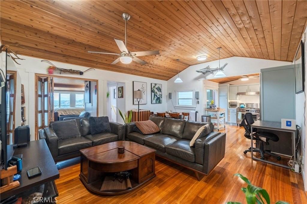 526 Crane Blvd - Photo 6 of 29