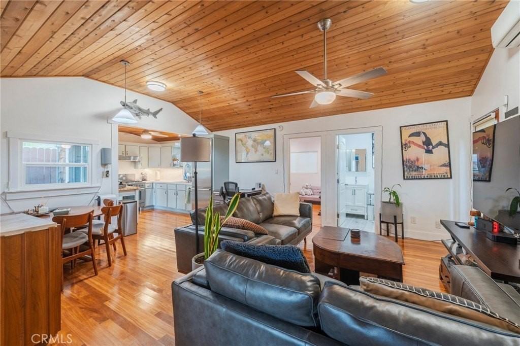 526 Crane Blvd - Photo 7 of 29