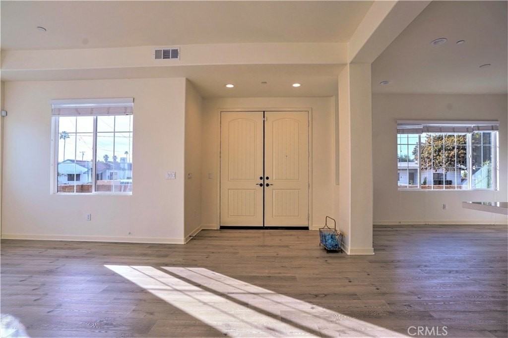 22117 Normandie Ave - Photo 4 of 28
