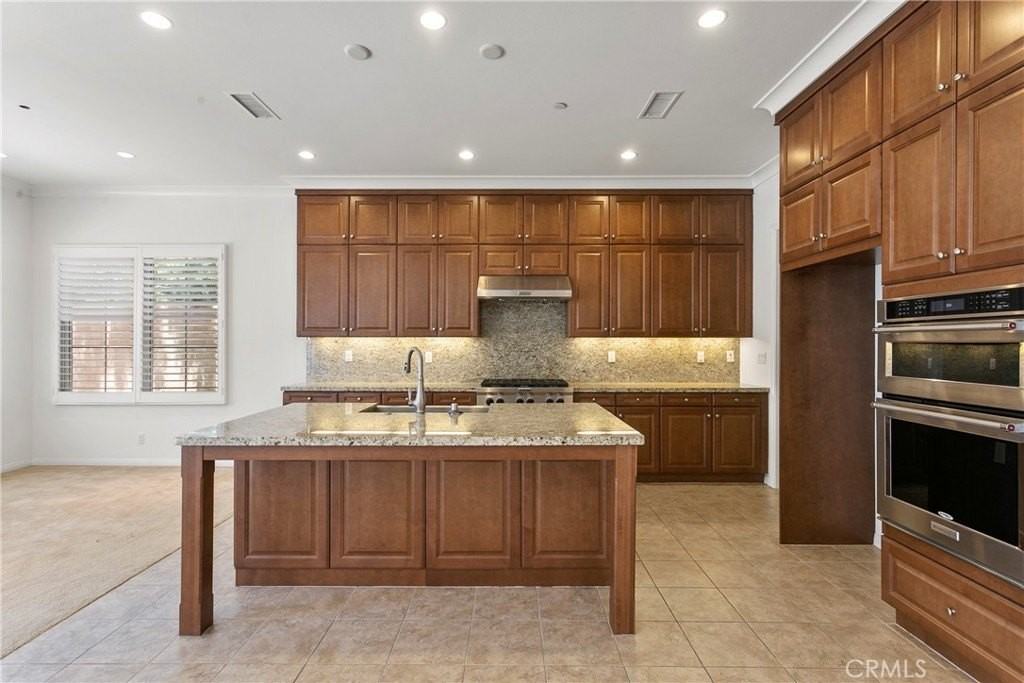 68 Bloomington - Photo 5 of 18