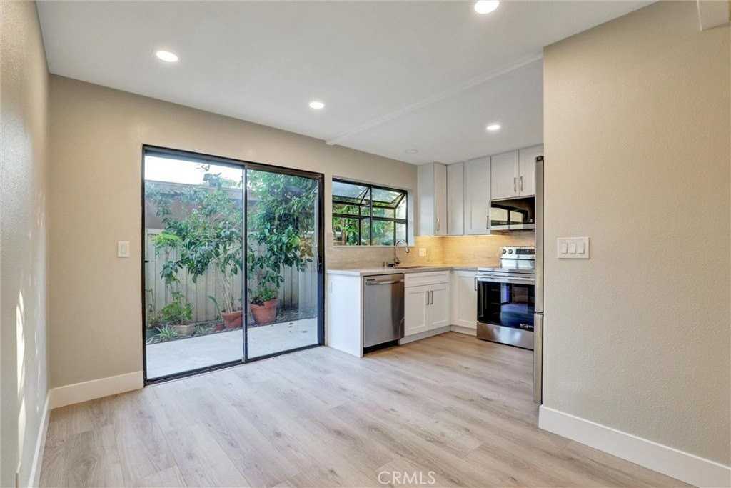 93 Streamwood - Photo 2 of 17