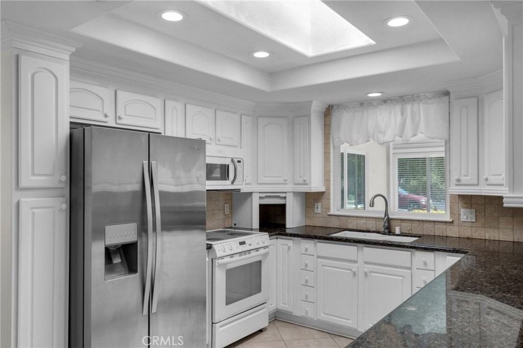 479 Calle Cadiz #B - Photo 7 of 25